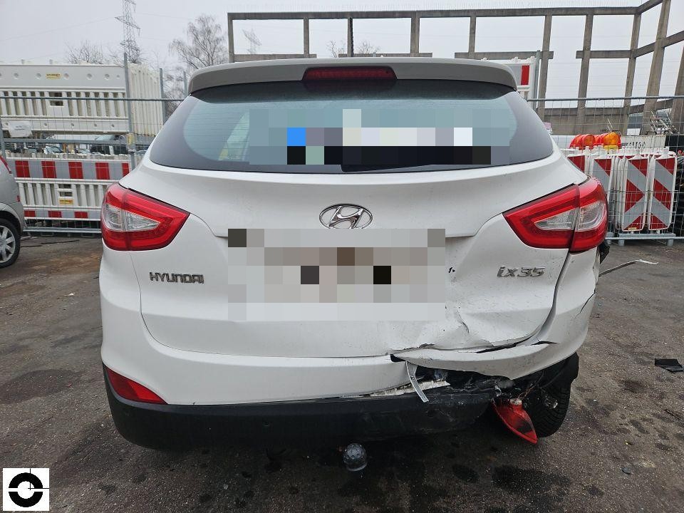 Totalschaden Hyundai ix35 - Dokumentiertes Gutachten aus Karlsruhe